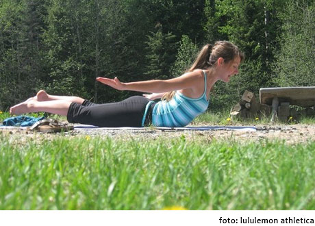 practica de yoga para disminuir el estrés